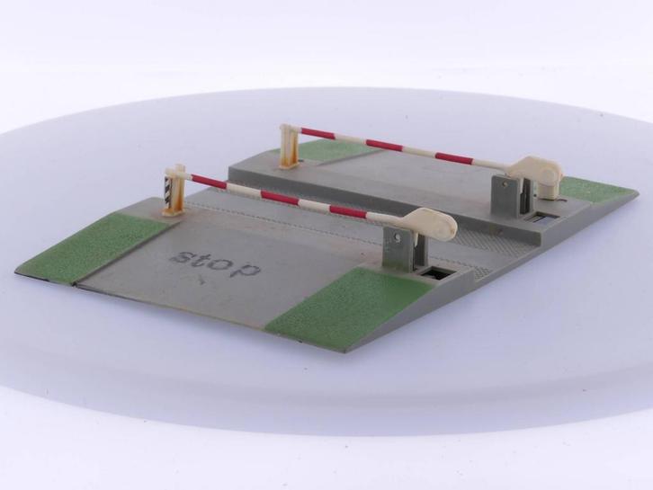 Schaal H0 Jouef overweg handmatig M-rails #4723 (H0 (1:87)), Hobby en Vrije tijd, Modeltreinen | H0, Rails, Gebruikt, Jouef, Analoog
