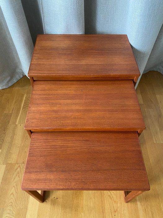 Seffle möbelfabrik - Svante Skogh - Bijzettafel (3) - 147 -, Antiek en Kunst, Antiek | Meubels | Stoelen en Sofa's