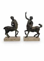 sculptuur, Coppia di Furietti in bronzo - 55 cm - Brons