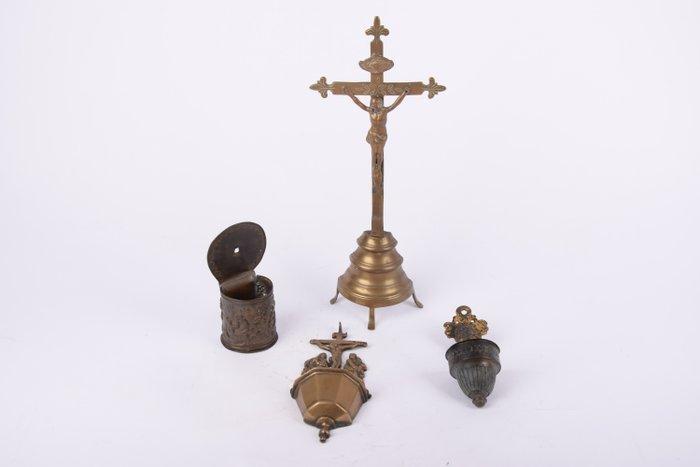 Wijwatervat (4) - 1800-1850 - wijwaterkan / crucifix, Antiek en Kunst, Antiek | Boeken en Manuscripten