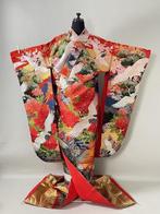 Luxe Uchikake Kimono – Ooievaars- en Bloemenpatroon met