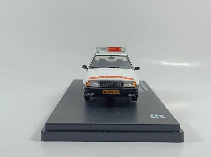 Triple 9 Collection 1:43 - Model sedan - Volvo 440, Hobby en Vrije tijd, Modelauto's | 1:5 tot 1:12