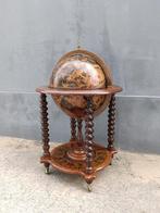 Bar - Hout, pasta - Globevormige bar, lade voor likeuren