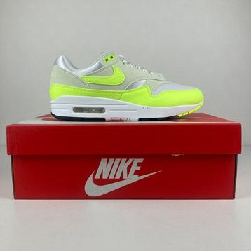 Nike - Air Max 1 White/Seagrass/Black/Volt - Sneakers -