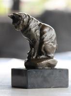 Beeld, sitting cat - 16 cm - brons marmer, Antiek en Kunst
