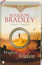 Wapen van Avalon / Avalonserie / 7 9789022555453, Boeken, Verzenden, Gelezen, Diana L. Paxson
