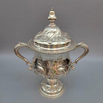 R. Martin & E. Hall (Sheffield 1906) - Pronkmodel (H 39 cm)