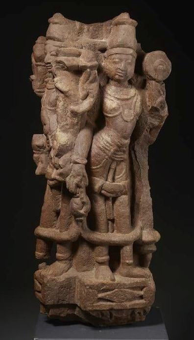 India, Rajasthan of Madhya Pradesh Een zeldzame pilaar met, Antiek en Kunst, Antiek | Overige Antiek