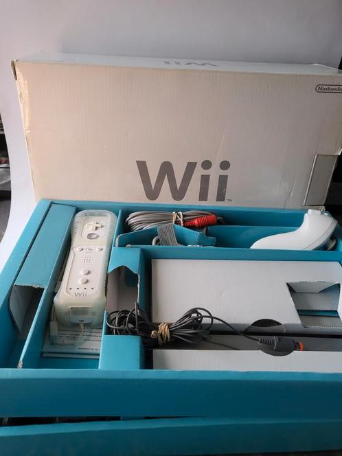 Complete Wii Boxed inclusief Wii Sports, Games en Spelcomputers, Spelcomputers | Nintendo Wii, Zo goed als nieuw, Ophalen of Verzenden