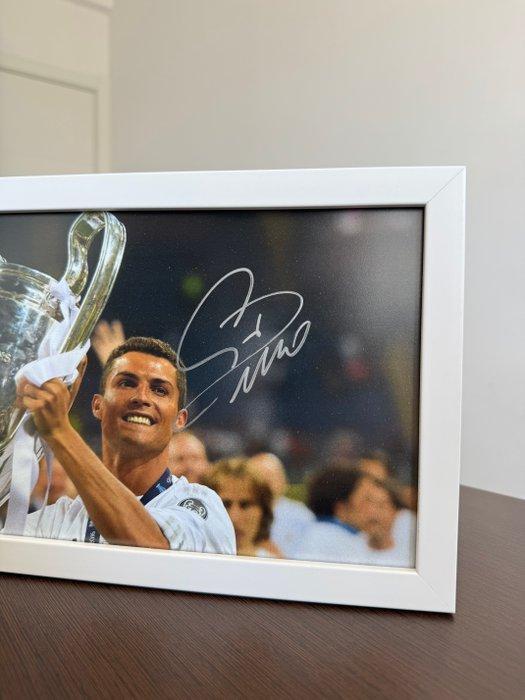 Cristiano Ronaldo Champions League 16/17 signed photo - Foto, Verzamelen, Overige Verzamelen