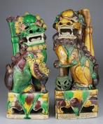 Paar Foo Dogs - Sancai in porselein - Porselein - China -, Antiek en Kunst, Antiek | Overige Antiek