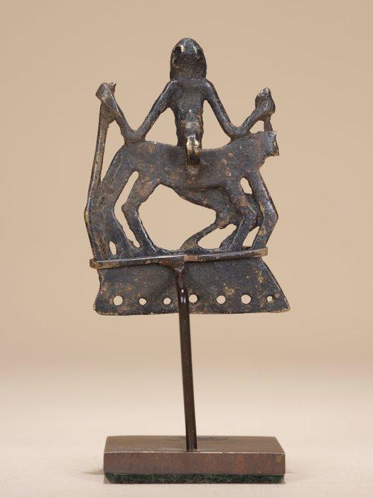 Dogon bronzen ruiterhanger – Mali – begin twintigste eeuw, Antiek en Kunst, Kunst | Niet-Westerse kunst