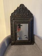 Spiegel- fraaie antiek koperen wandspiegel met kastje -