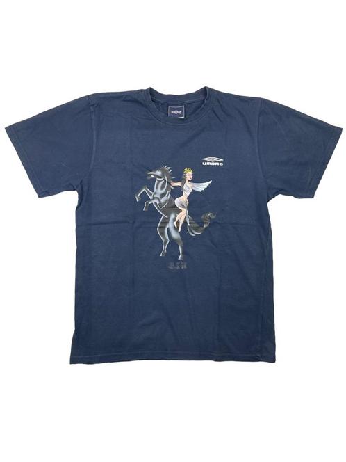 Umbro T-Shirt (Horse design, reworked) Maat S, Bijoux, Sacs & Beauté, Accessoires Autre, Enlèvement ou Envoi