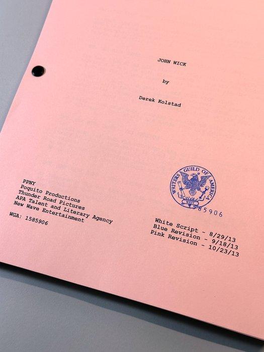 John Wick - Pink Revisions Script - Thunder Road Pictures, Verzamelen, Film en Tv