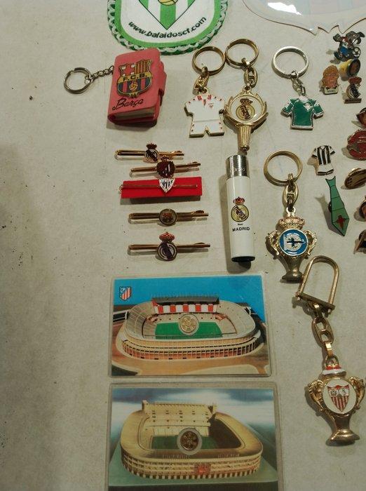 FC Barcelona - Fútbol - Speld, Gevarieerde voetbalartikelen, Verzamelen, Overige Verzamelen