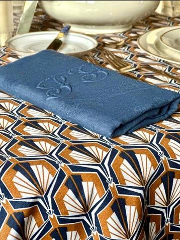 Art deco gestippelde tafelkleed voor ruime tafels. 2,70 x