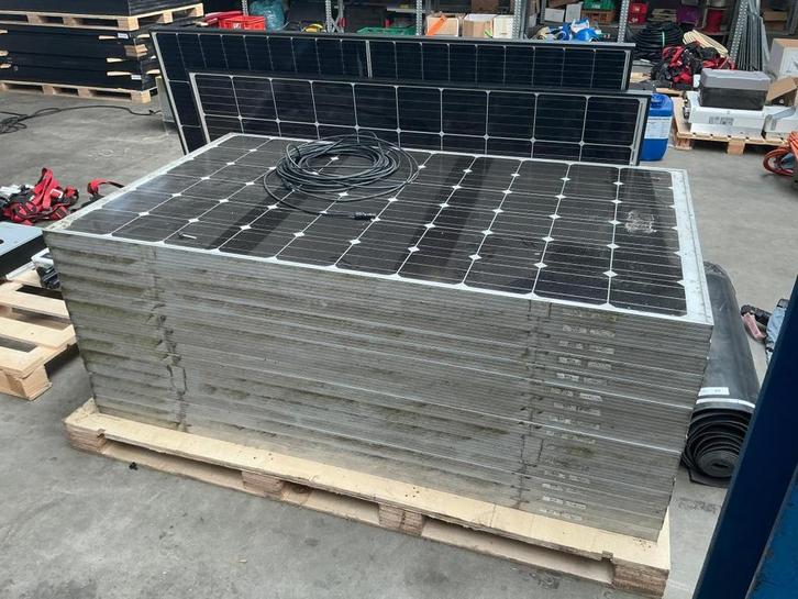Online veiling: 17 Zonnepanelen, Doe-het-zelf en Bouw, Zonnepanelen en Toebehoren, Gebruikt