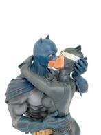 Batman & Catwoman Bust Sculpture - DC Comics