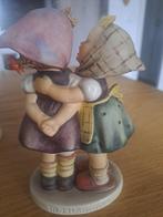 Goebel - M.I. Hummel - Figuur - Telling Her Secret - TMK6 -