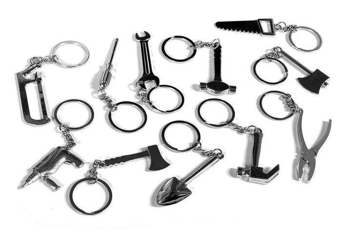 Set van 11 sleutelhangers (gereedschapjes), Doe-het-zelf en Bouw, Gereedschap | Overige machines, Nieuw, Verzenden