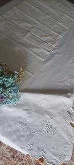 Belle drap de lépoque de nos grands-parents avec de belles