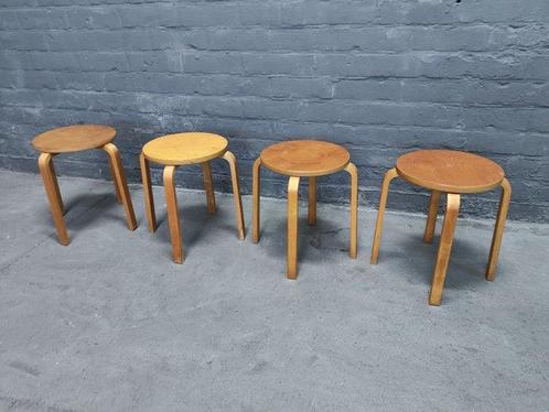 IKEA - Kruk - Frosta - Birch - Een set van vier krukken, Antiek en Kunst, Antiek | Meubels | Stoelen en Sofa's