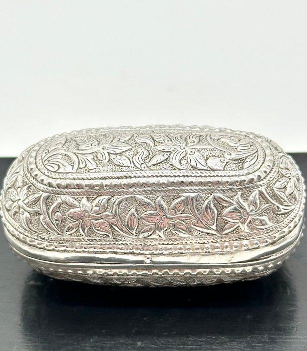 No reserve-Geheel bewerkte 19e eeuwse zilveren, Antiek en Kunst, Antiek | Zilver en Goud