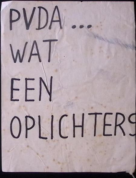 PvdA wat een oplichters op poster (lijst optie, Posters), Verzamelen, Posters, Nieuw, Overige onderwerpen, Met lijst, Verzenden