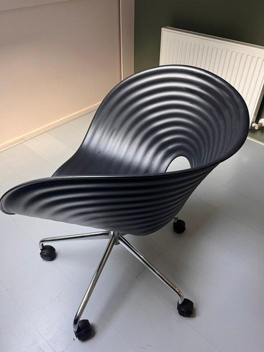 Vitra - Ron Arad - Stoel - Tom Vac - Plastic, Chroom, Metaal, Antiek en Kunst, Antiek | Meubels | Stoelen en Sofa's