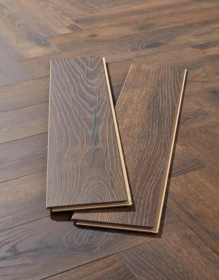 Proefstaal - ( WATERPROOF ) Visgraat Laminaat / kleur DONKER, Huis en Inrichting, Overige Huis en Inrichting, Ophalen of Verzenden