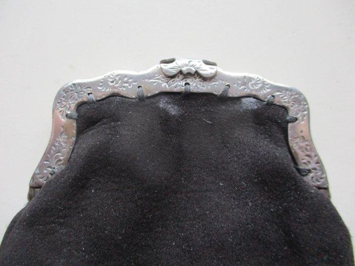 Unsigned - Zilveren beursbeugel met suède beurs, omstreeks, Antiek en Kunst, Antiek | Zilver en Goud