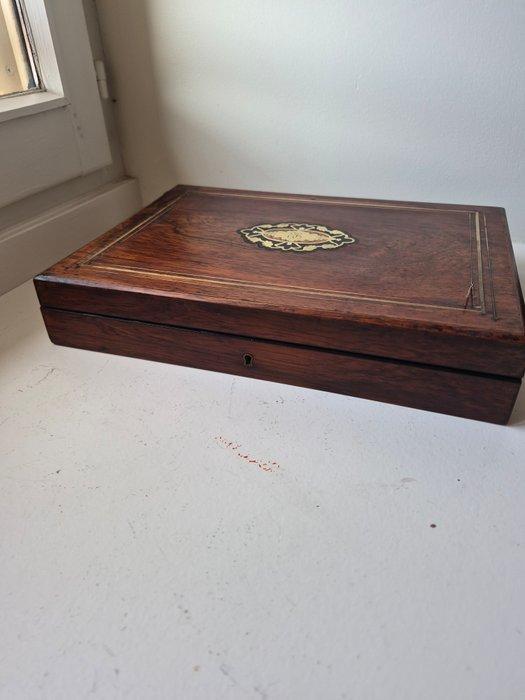 Doos - Verguld messing, Mahonie - Spelletjesdoos, Antiek en Kunst, Antiek | Overige Antiek