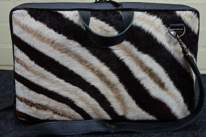 sams - Zebra hide laptoptas - Schoudertas, Antiek en Kunst, Curiosa en Brocante