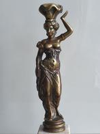 Kobieta, Europa, lata 1920–1930, wczesne art deco,