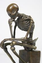 Milo (1910-1978) - sculptuur, THINKING GOTHIC SKELETON -