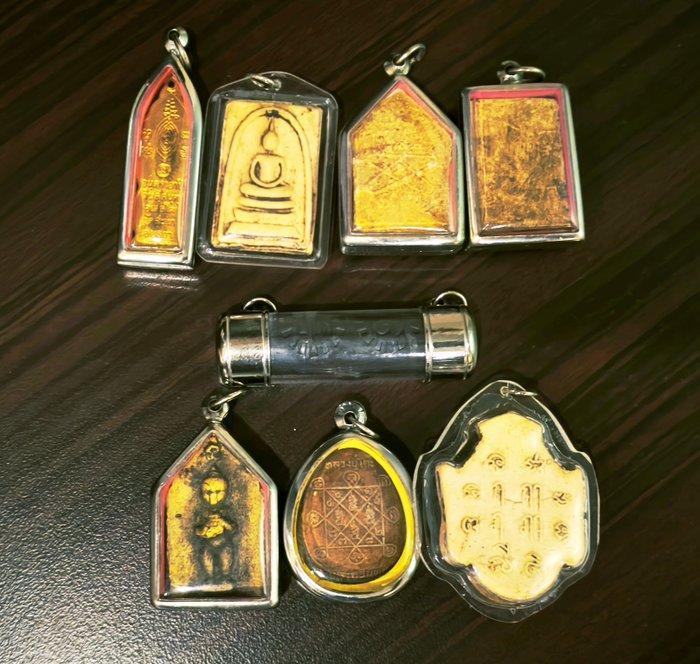 Amulet - Thailand 8 Thaise boeddhistische amuletten (Zonder, Antiquités & Art, Art | Art non-occidental