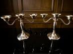 Kandelaber paar elegante drie-armige kandelaars in hun, Antiek en Kunst