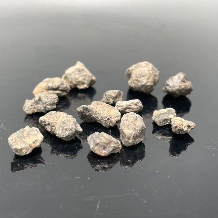 MOON meteoriet NWA 13739 LUNAR - 5 g, Verzamelen, Mineralen en Fossielen