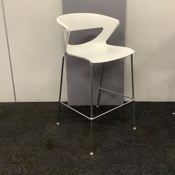 design barkruk Kastel Kicca, zithoogte 71 cm, stapelbaar,, Huis en Inrichting, Barkrukken, Gebruikt