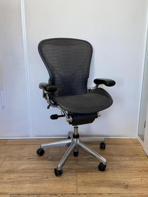 Herman Miller Aeron Chrome Incl. Posturefit - Nieuw 1800,00, Huis en Inrichting, Bureaustoelen, Bureaustoel, Zwart, Zo goed als nieuw
