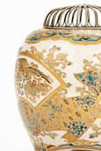 Vaas - Keramiek, Goud, Emaille, Een Satsuma Gosu-blauwe koro, Antiek en Kunst