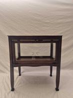 Kast - Thee kastje Met Carved Patronen en Geslepen glas -, Antiek en Kunst