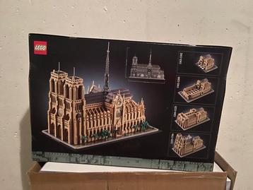 Lego Set - 21061 - Architecture - Notre Dame Cathedral beschikbaar voor biedingen