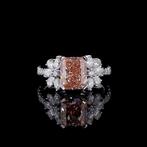 Ring - 14 karaat Witgoud - 4.35ct. tw. Roze Diamant (Fancy, Nieuw