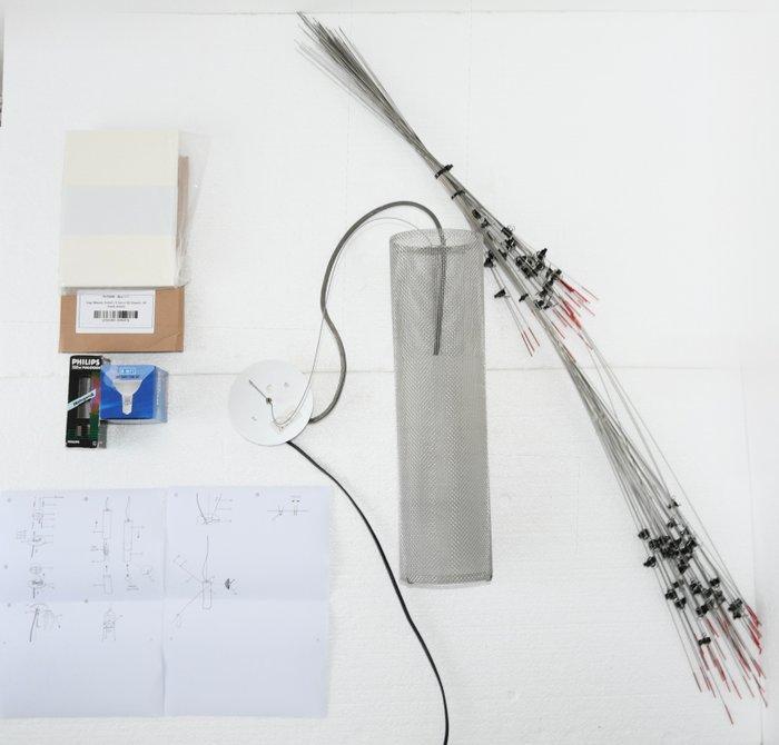 Ingo Maurer GmbH - Ingo Maurer - Kroonluchter - Model Zettel, Antiek en Kunst, Antiek | Verlichting