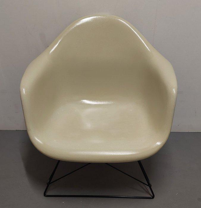 Herman Miller - Charles Eames - Stoel - Glasvezel, IJzer,, Antiek en Kunst, Antiek | Meubels | Stoelen en Sofa's