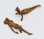 Figuur - Pair of miniature bronze ladies (2) - Brons, Antiek en Kunst