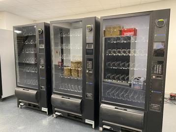 Meerdere gereviseerde verkoopautomaten | Snackautomaat Necta