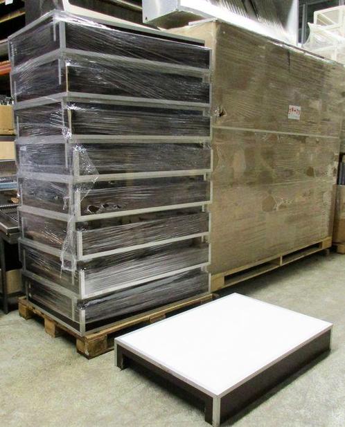 Houten Displaymeubel met stalen hoekprofiel, Actie Onderstel, Zakelijke goederen, Kantoor en Winkelinrichting | Magazijn, Stelling en Opslag